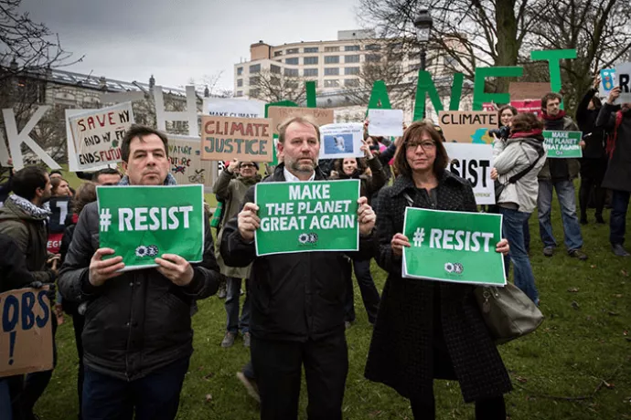 Ebell-protest-bij-bezoek-Brussel