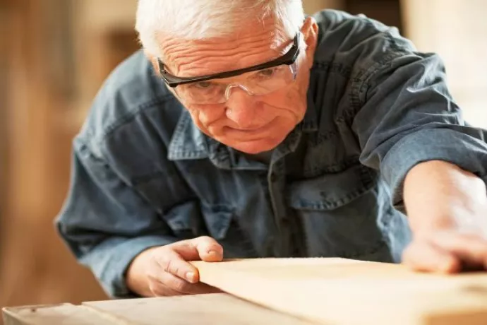 Old-man-working