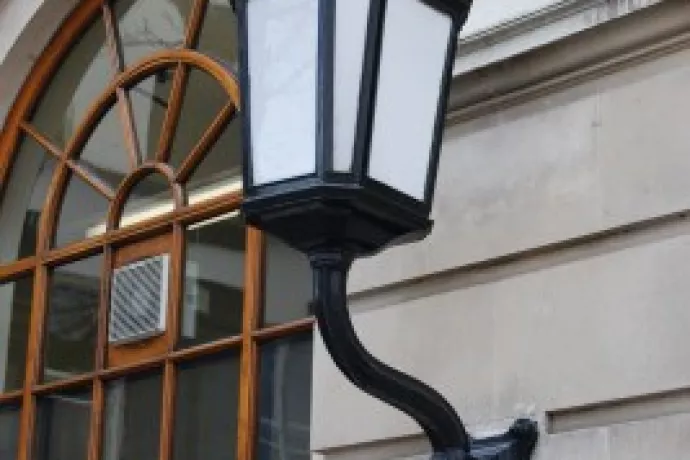 british_city_lamp