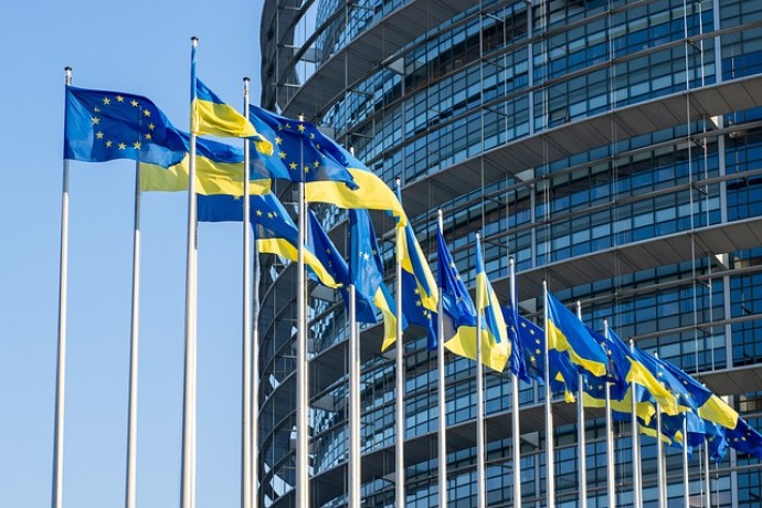 EU EU