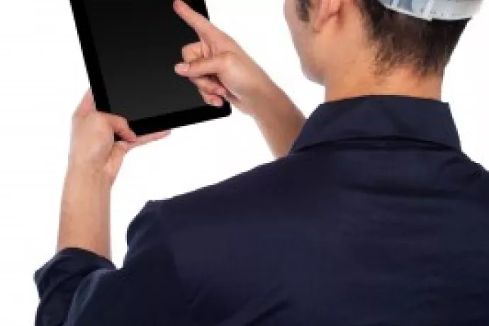 worker_tablet_helmet